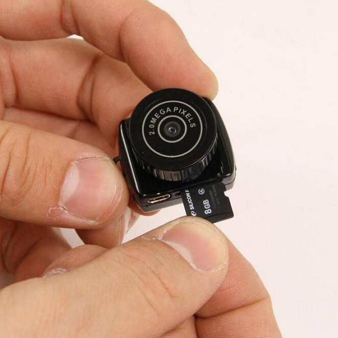 720P Mini Thumb Camcorder